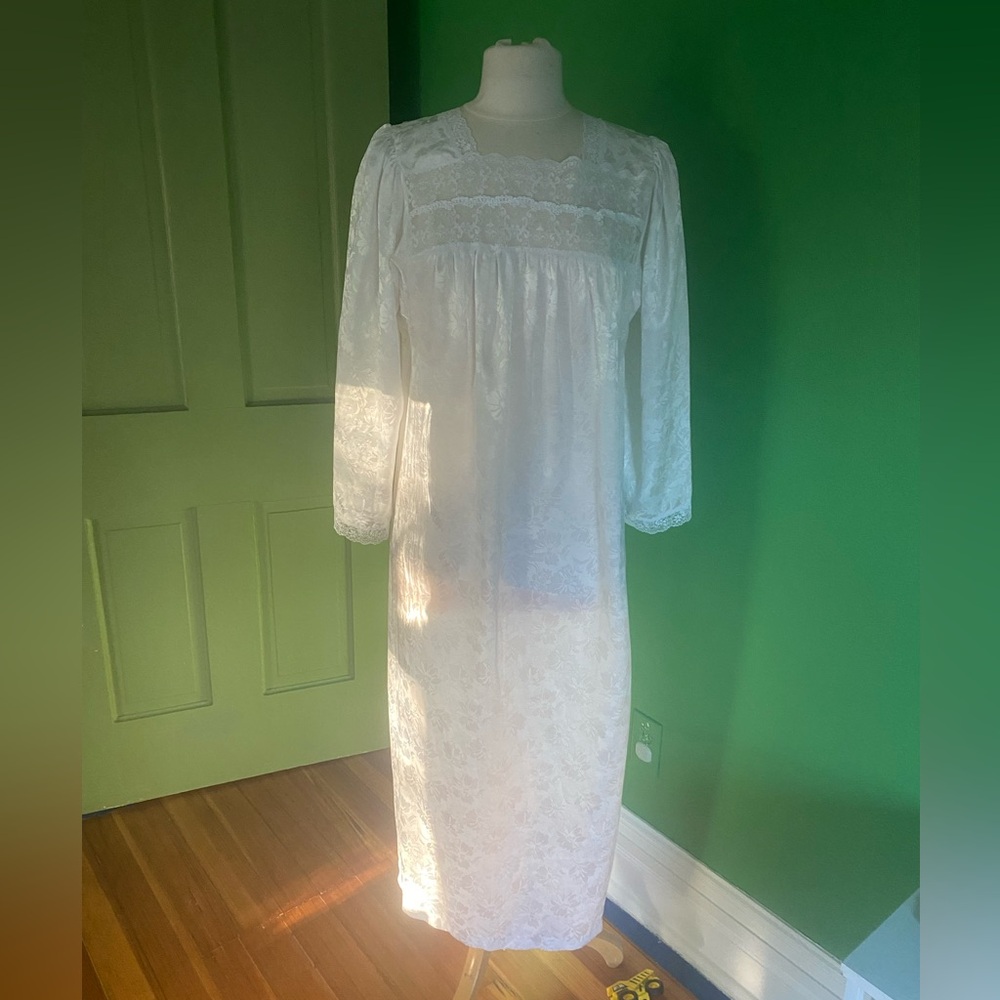 Vintage Christian Dior Elegant White Lace Nightgown Med